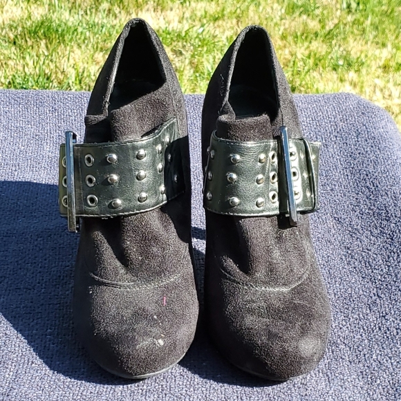 Forever black buckle heel booties 8.5 Cynthia-63 - Picture 2 of 8